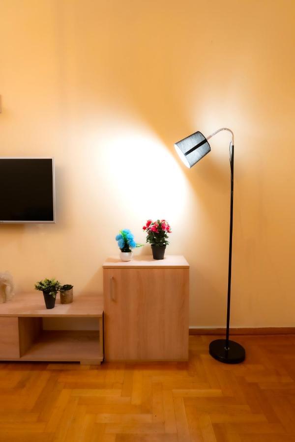 Myrtle, City Center Renovated Apartment เอเธนส์ ภายนอก รูปภาพ