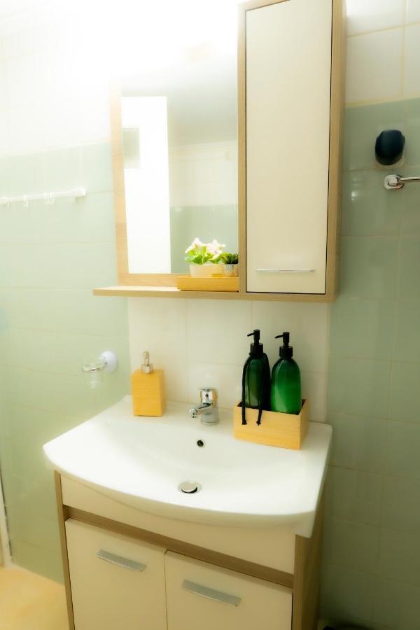 Myrtle, City Center Renovated Apartment เอเธนส์ ภายนอก รูปภาพ
